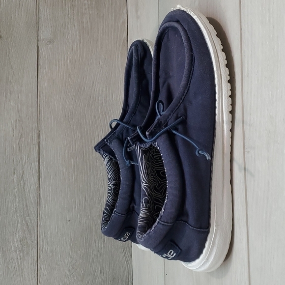 Hey Dude Wally Youth Navy Loafer Slip on shoes sz Y6-L7 - Picture 3 of 12